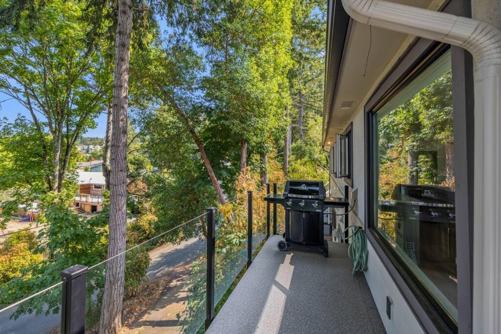 Serenity By The Bay Villa Brentwood Bay Exterior photo